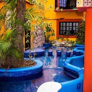 https://hotel-plaza-phocea.quintano-roohotels.com